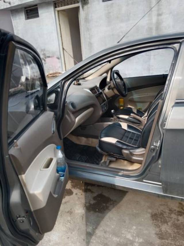 https://images10.gaadi.com/usedgaadi-sellcar/UsedCar/e581ba99a/6dd43b4e-c73b-4eae-a6c1-060610dc6ddb.jpg?imwidth=6402