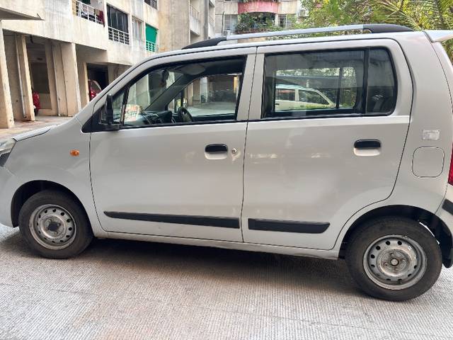 https://images10.gaadi.com/usedgaadi-sellcar/UsedCar/e58209aea/afc5e05c-b58d-4d68-ad76-b612819479d0.jpeg?imwidth=6400