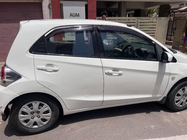 https://images10.gaadi.com/usedgaadi-sellcar/UsedCar/e5826668a/3e2e7670-25ec-4c36-8e93-c2ed557ca632.jpeg?imwidth=6401