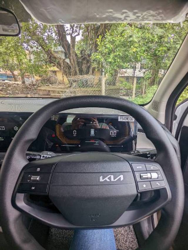 https://images10.gaadi.com/usedgaadi-sellcar/UsedCar/e582a31aa/78ecdc6a-9a5a-4c1a-a95b-833363a674bb.jpg?imwidth=6401