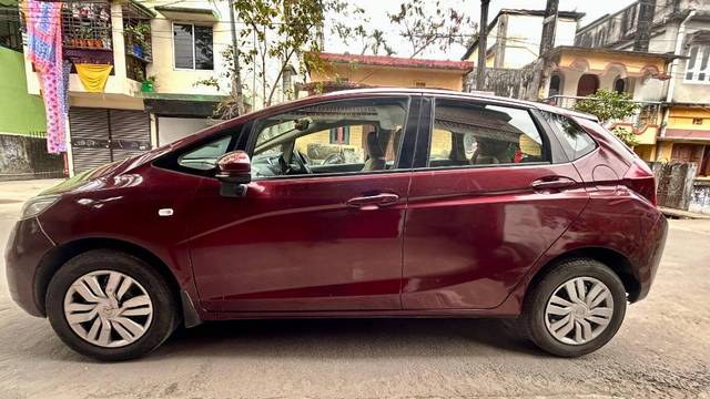 https://images10.gaadi.com/usedgaadi-sellcar/UsedCar/e582e1e6a/119cc1fa-2a3f-40eb-a322-bcf66b646066.jpg?imwidth=6400