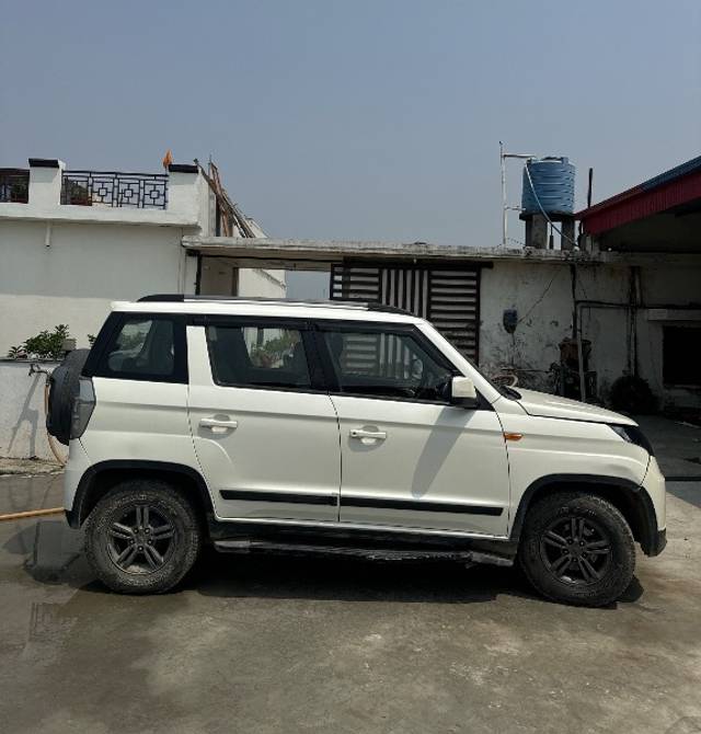 https://images10.gaadi.com/usedgaadi-sellcar/UsedCar/e582f16ca/3f140315-8f7c-45c4-88ff-cf9b6a1e4160.jpeg?imwidth=6401