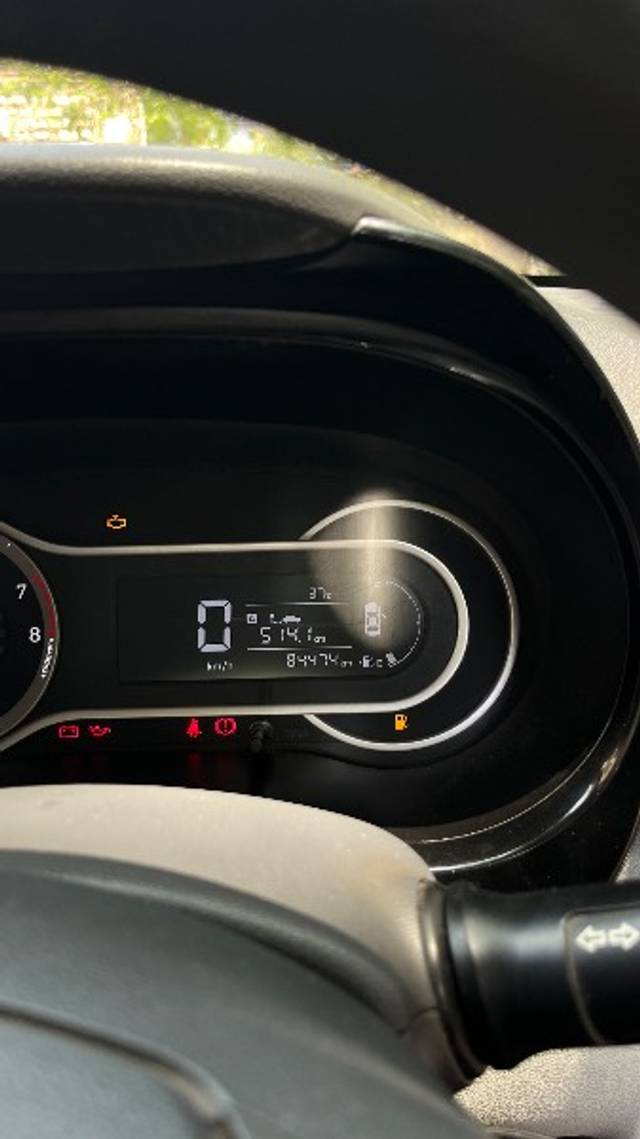 https://images10.gaadi.com/usedgaadi-sellcar/UsedCar/e5831b1da/ef3c5671-7d21-4da4-a6e0-e6af2bde12db.jpeg?imwidth=6402