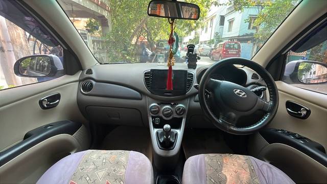 https://images10.gaadi.com/usedgaadi-sellcar/UsedCar/e583e768a/0451d122-71df-49d3-a814-cbf553c4b968.jpeg?imwidth=6402