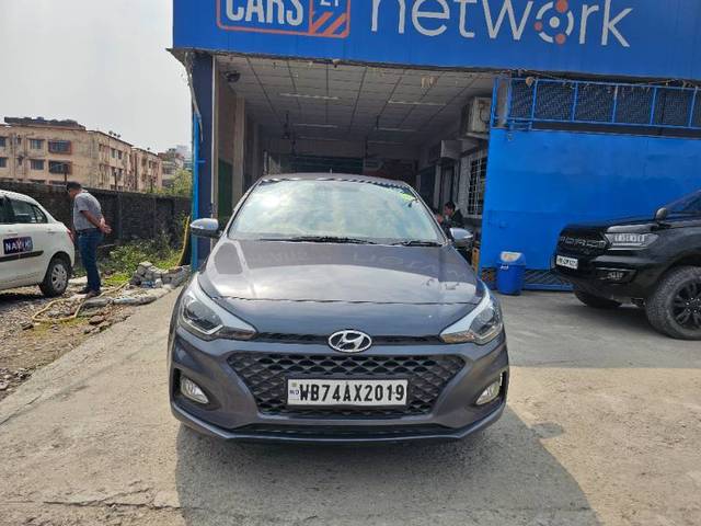 https://images10.gaadi.com/usedgaadi-sellcar/UsedCar/e583eee8a/3f28409b-0be0-41b7-8f1d-c4dddd129a6e.jpg?imwidth=6400