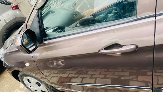 https://images10.gaadi.com/usedgaadi-sellcar/UsedCar/e584662ba/c667034c-04c5-4d04-ba70-98b40190d197.jpeg?imwidth=6401