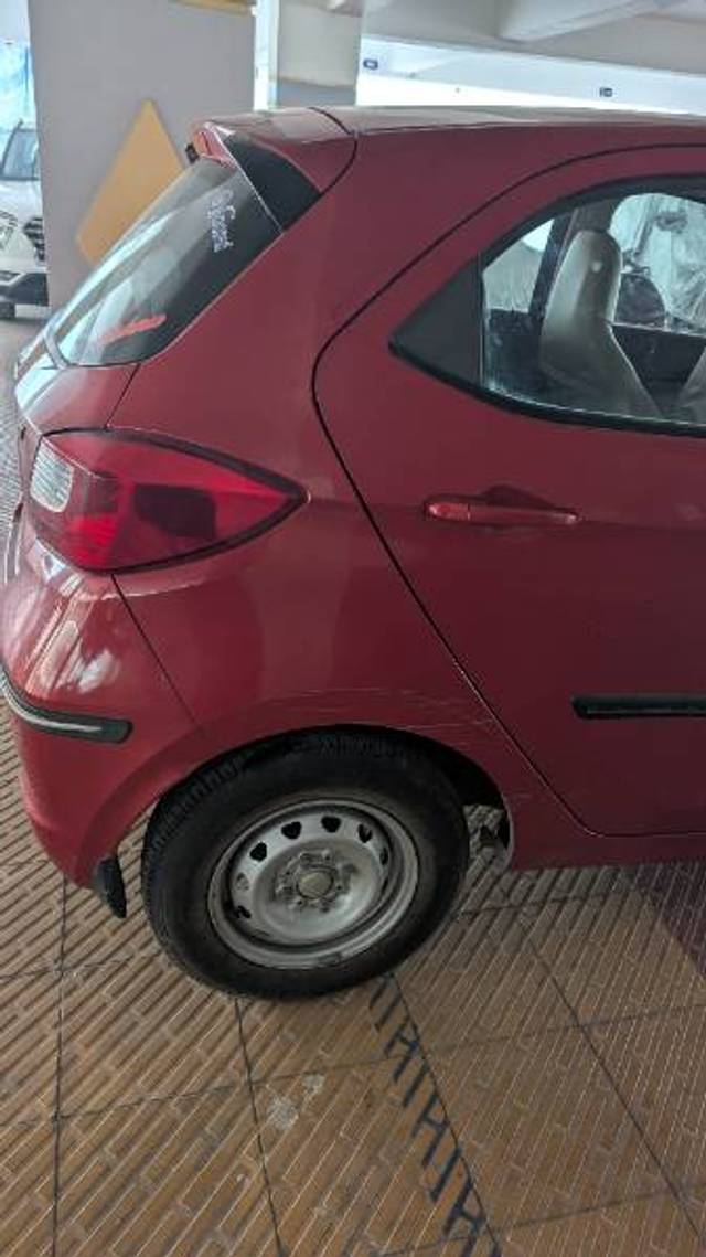 https://images10.gaadi.com/usedgaadi-sellcar/UsedCar/e584d8a8a/6c348799-5f79-4dde-b508-dc9d84f92e55.jpg?imwidth=6401