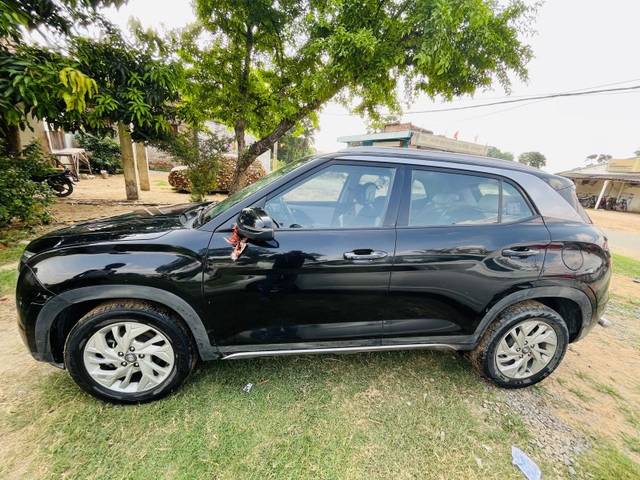 https://images10.gaadi.com/usedgaadi-sellcar/UsedCar/e584e6a2a/ed819963-8339-4752-a306-6b5f484037af.jpeg?imwidth=6402