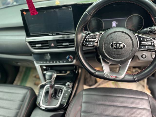 https://images10.gaadi.com/usedgaadi-sellcar/UsedCar/e585c8d3a/bb493398-37d0-4edc-91ac-8fd614f25949.jpeg?imwidth=6402