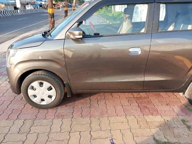 https://images10.gaadi.com/usedgaadi-sellcar/UsedCar/e585cb7da/f9961810-09e3-4492-969f-76ae8075301e.jpg?imwidth=6402