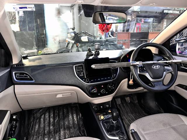 https://images10.gaadi.com/usedgaadi-sellcar/UsedCar/e5867303a/4afdad37-9af8-4a9b-8732-ca641c935dd1.jpeg?imwidth=6402