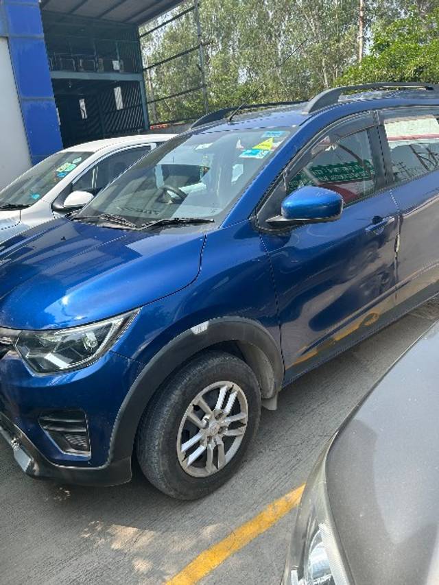 https://images10.gaadi.com/usedgaadi-sellcar/UsedCar/e5867368a/50bdb0a8-eb97-4f57-9200-24236b719c93.jpeg?imwidth=6401