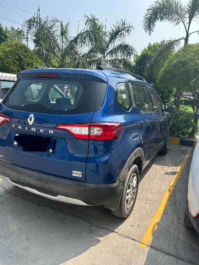 https://images10.gaadi.com/usedgaadi-sellcar/UsedCar/e5867368a/f3e08188-dda5-4ced-bcf9-dedc4b9a0c5d.jpeg?imwidth=6400