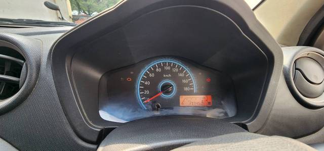https://images10.gaadi.com/usedgaadi-sellcar/UsedCar/e58677d0a/7d232ffb-6ee5-45c3-8b96-c944f99dc59f.jpg?imwidth=6402