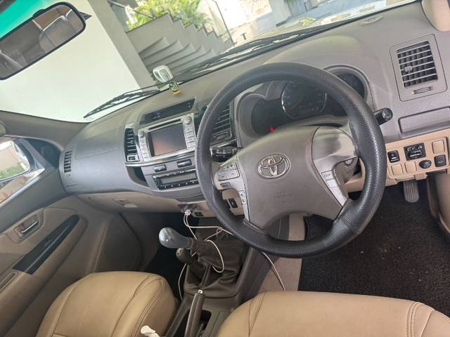 https://images10.gaadi.com/usedgaadi-sellcar/UsedCar/e586acdfa/5e5ef109-e51e-429b-aeb3-0e1df78a2dfe.jpeg?imwidth=6401