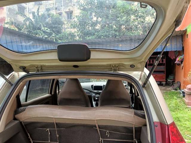 https://images10.gaadi.com/usedgaadi-sellcar/UsedCar/e586b2aea/27e0b49e-afc5-4b43-9a8b-e7657aa2cc11.jpg?imwidth=6401
