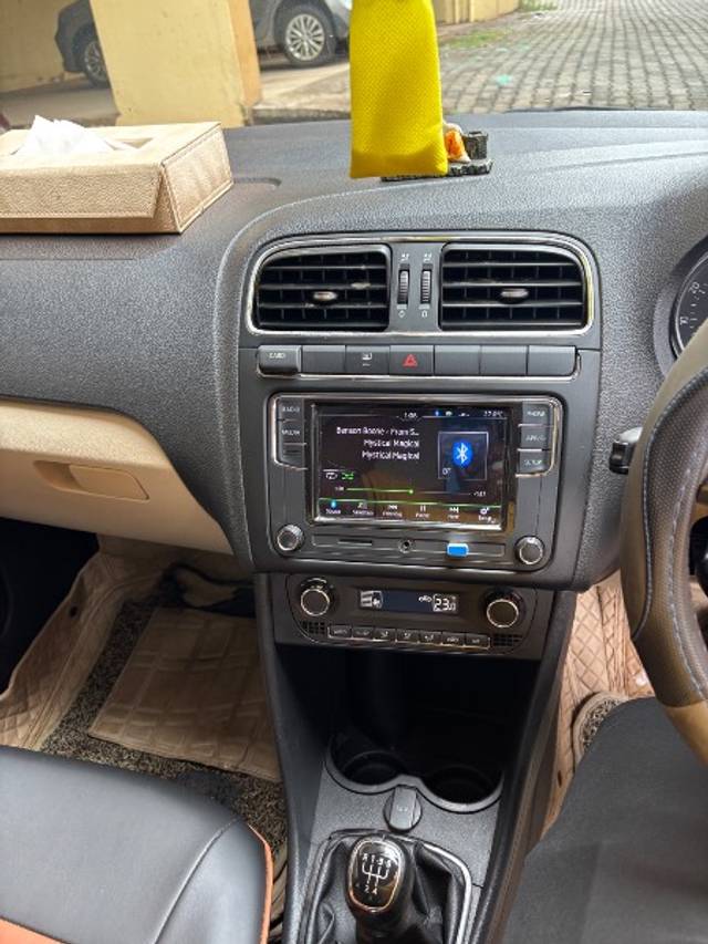 https://images10.gaadi.com/usedgaadi-sellcar/UsedCar/e586bc64a/b0a9065e-9369-4fd5-935b-f14d91497b4d.jpeg?imwidth=6402