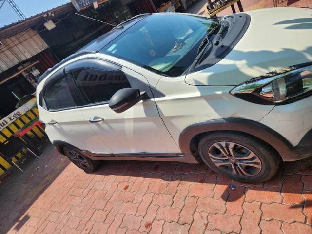https://images10.gaadi.com/usedgaadi-sellcar/UsedCar/e586dcf1a/11794ed3-7ee6-436a-b74c-fc97a165da27.jpg?imwidth=6402
