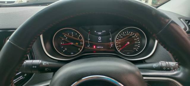 https://images10.gaadi.com/usedgaadi-sellcar/UsedCar/e5875112a/02e7fa59-e94f-4774-afde-10b160ce5c37.jpeg?imwidth=6402