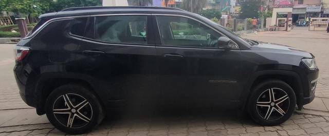 https://images10.gaadi.com/usedgaadi-sellcar/UsedCar/e5875112a/0e7cf3b4-9c84-4351-86c1-0951c3c15d4a.jpeg?imwidth=6401