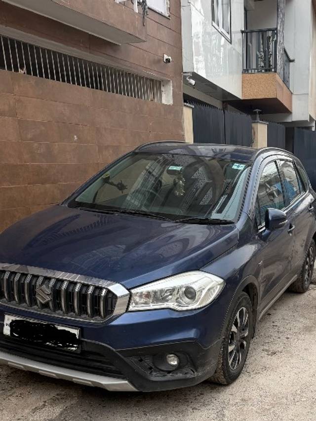 https://images10.gaadi.com/usedgaadi-sellcar/UsedCar/e5878686a/a6cef02b-ad60-4ba6-b711-ec202d9713cb.jpeg?imwidth=6400
