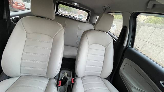 https://images10.gaadi.com/usedgaadi-sellcar/UsedCar/e5882bd3a/d4a11747-d386-4177-a186-13e7e36424e4.jpeg?imwidth=6402