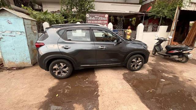 https://images10.gaadi.com/usedgaadi-sellcar/UsedCar/e5882bf9a/238ab27e-3293-4a38-b81c-bed0b5129265.jpeg?imwidth=6401