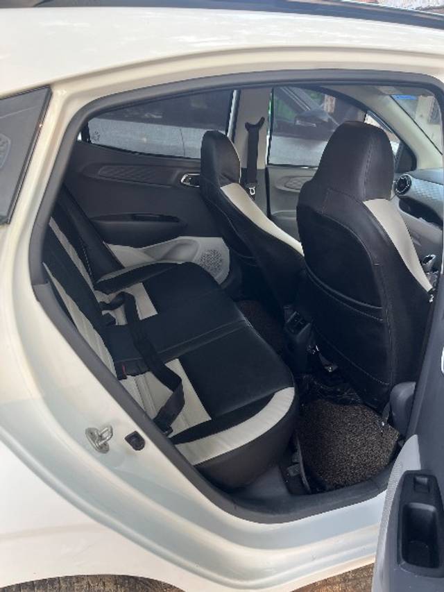 https://images10.gaadi.com/usedgaadi-sellcar/UsedCar/e58856b8a/5bb3fe97-aa67-4a42-8ee1-89acbd7e4719.jpeg?imwidth=6400