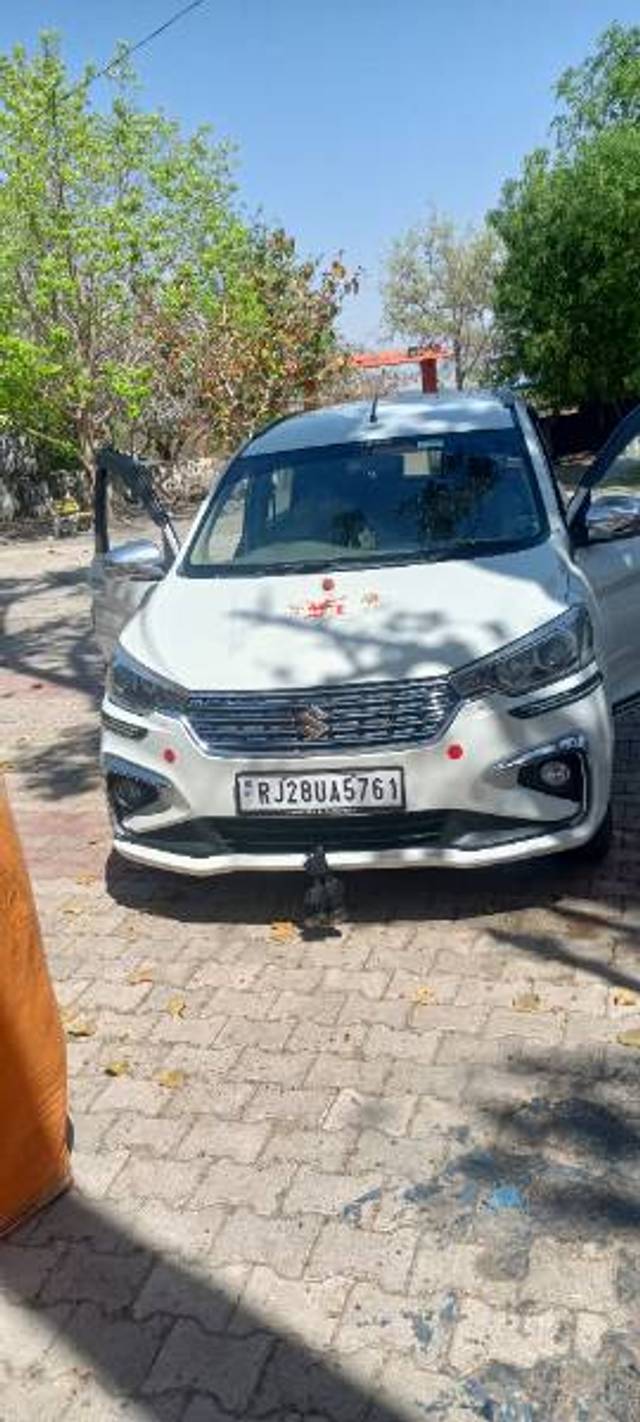 https://images10.gaadi.com/usedgaadi-sellcar/UsedCar/e5886c69a/71d101ac-b4ad-4b75-9054-a1aef269e058.jpg?imwidth=6400