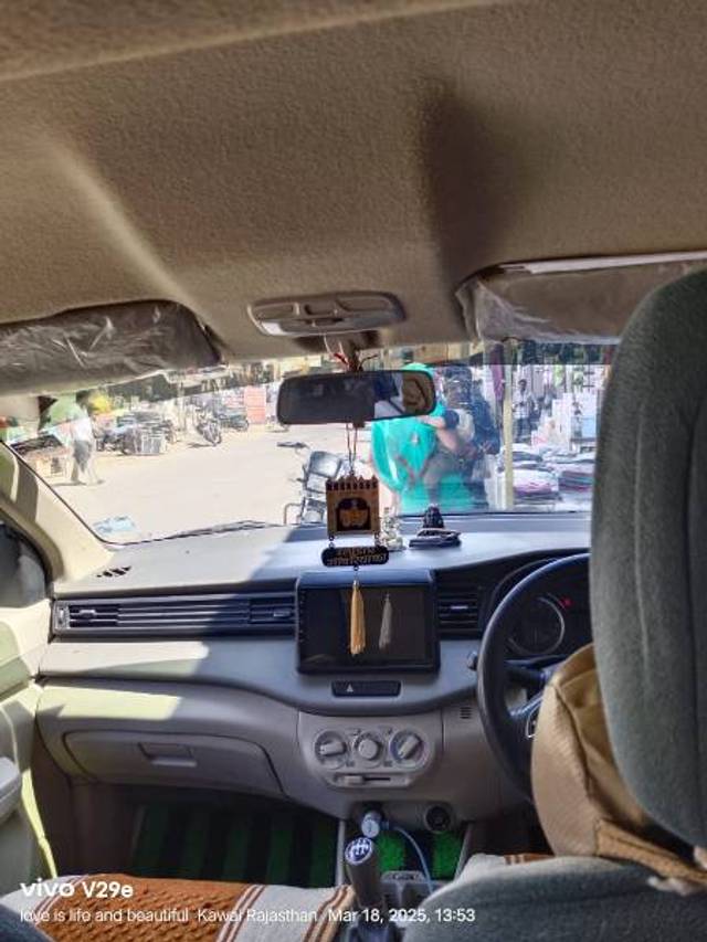https://images10.gaadi.com/usedgaadi-sellcar/UsedCar/e5886c69a/ed5e4f91-bbde-40cf-b6fe-0e9dae0297ac.jpg?imwidth=6402