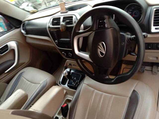 https://images10.gaadi.com/usedgaadi-sellcar/UsedCar/e588c59ca/10becc1d-184f-40f5-98e4-ae92d2ba4c54.jpg?imwidth=6402