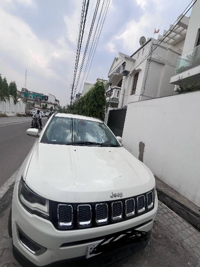 https://images10.gaadi.com/usedgaadi-sellcar/UsedCar/e588c73ea/19bebe9f-e29c-4156-890c-6dc90121cf60.jpeg?imwidth=6400