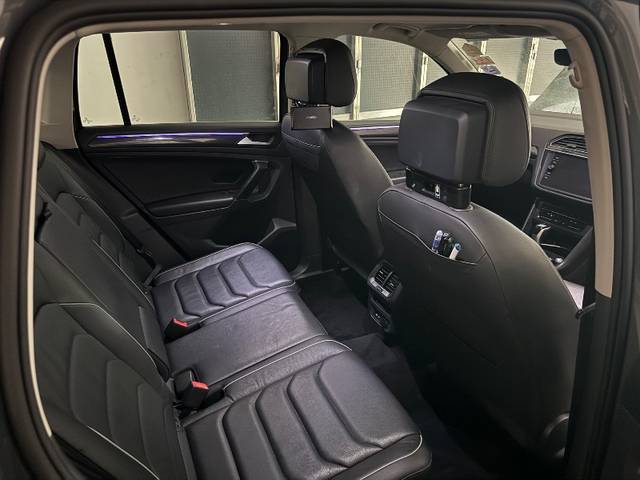 https://images10.gaadi.com/usedgaadi-sellcar/UsedCar/e588f03ea/51d4745a-670d-45c7-b2b6-fb01649e4acd.jpeg?imwidth=6402
