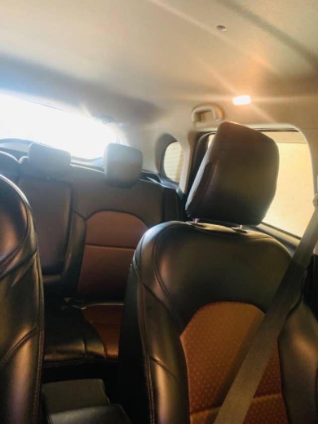 https://images10.gaadi.com/usedgaadi-sellcar/UsedCar/e5892530a/11052678-cfd4-4995-9358-cf417eaa03b5.jpeg?imwidth=6401