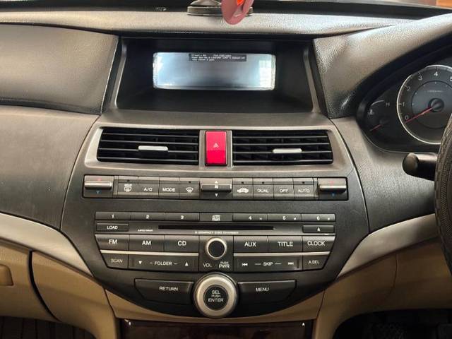 https://images10.gaadi.com/usedgaadi-sellcar/UsedCar/e5893905a/055d5977-7cf8-465e-b6af-a9320f510ec0.jpg?imwidth=6402