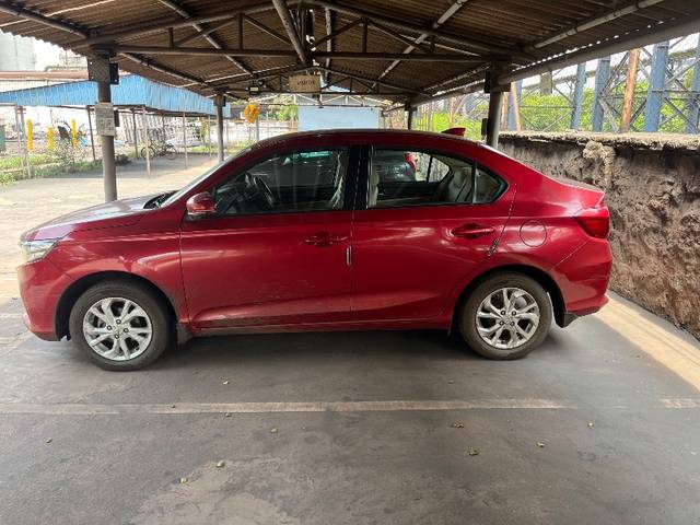 https://images10.gaadi.com/usedgaadi-sellcar/UsedCar/e589724fa/e4331b26-a361-409e-b262-23fcdb5848d6.jpeg?imwidth=6402