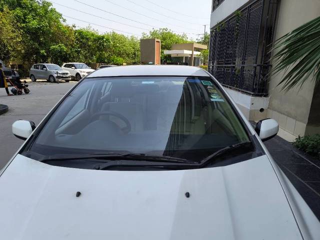 https://images10.gaadi.com/usedgaadi-sellcar/UsedCar/e5897d66a/f6563d3a-ef3a-47f1-9e33-c749f7f16409.jpg?imwidth=6402