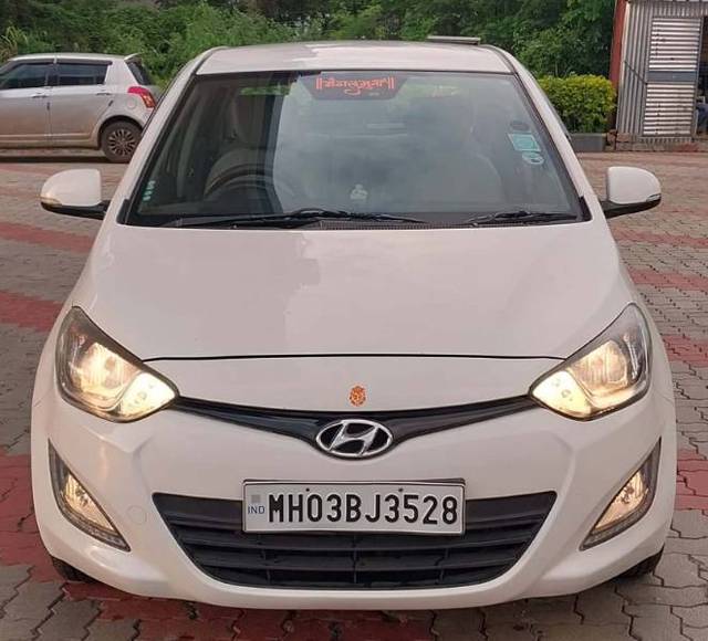 https://images10.gaadi.com/usedgaadi-sellcar/UsedCar/e589fafaa/7787ac8f-8c35-42b0-99fd-92b4c03158e5.jpeg?imwidth=6400