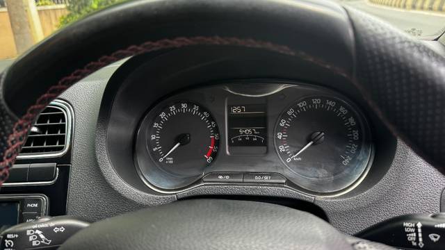 https://images10.gaadi.com/usedgaadi-sellcar/UsedCar/e58a067ea/19c783f6-9f3c-4823-bf8a-cebbf1cef033.jpeg?imwidth=6402