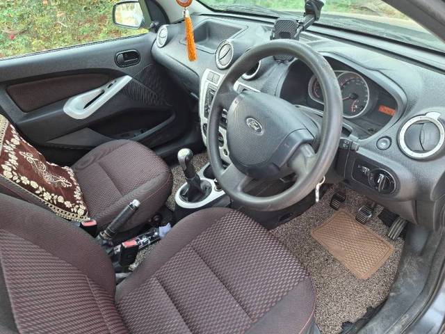 https://images10.gaadi.com/usedgaadi-sellcar/UsedCar/e58a08f0a/c88205c6-d847-4d9d-bbfc-74ffe6de88f8.jpg?imwidth=6402