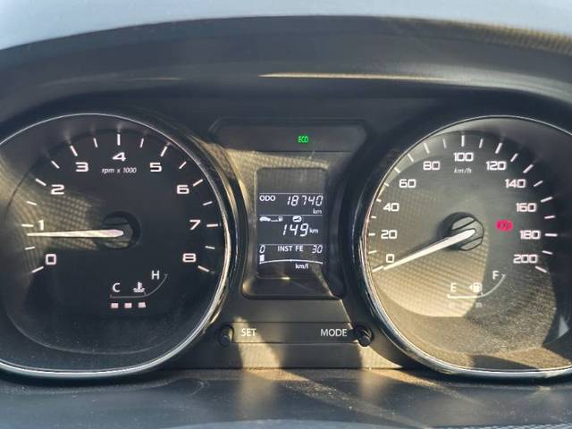 https://images10.gaadi.com/usedgaadi-sellcar/UsedCar/e58a2146a/b6c32f68-211a-4843-b906-b7369bceb646.jpg?imwidth=6401