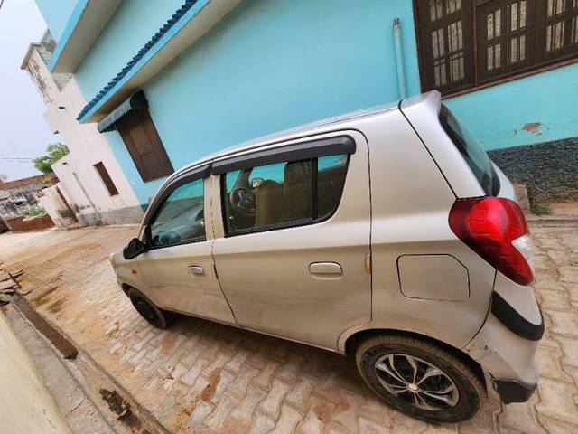 https://images10.gaadi.com/usedgaadi-sellcar/UsedCar/e58a8422a/15cb51a5-7661-4207-a77d-c87f9e5c3c79.jpg?imwidth=6402