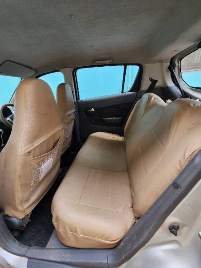https://images10.gaadi.com/usedgaadi-sellcar/UsedCar/e58a8422a/7ac32083-f16d-4710-b293-080b36428358.jpg?imwidth=6401