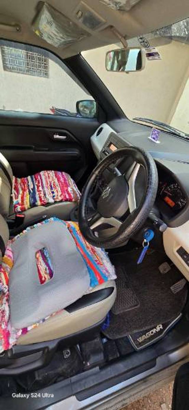 https://images10.gaadi.com/usedgaadi-sellcar/UsedCar/e58aaf97a/d5c1d6f0-89d1-4f91-8482-871d7df251a7.jpeg?imwidth=6401