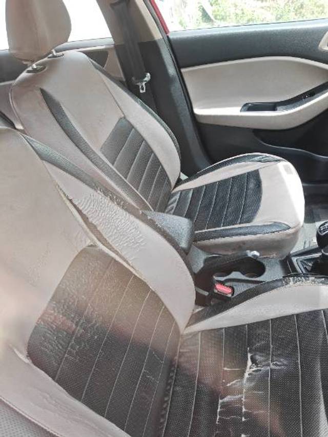 https://images10.gaadi.com/usedgaadi-sellcar/UsedCar/e58ac912a/0319fd78-7143-49bd-88dc-c96d06d340ae.jpg?imwidth=6402