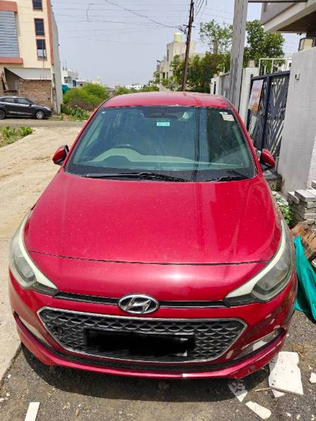 https://images10.gaadi.com/usedgaadi-sellcar/UsedCar/e58ac912a/a63a4184-6a72-4208-a871-481f93519165.jpg?imwidth=6400