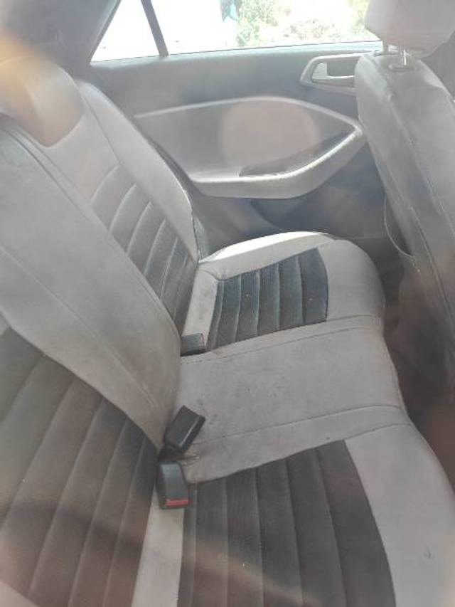 https://images10.gaadi.com/usedgaadi-sellcar/UsedCar/e58ac912a/baf92cb1-1d34-404d-b773-0fad14f9cc45.jpg?imwidth=6401