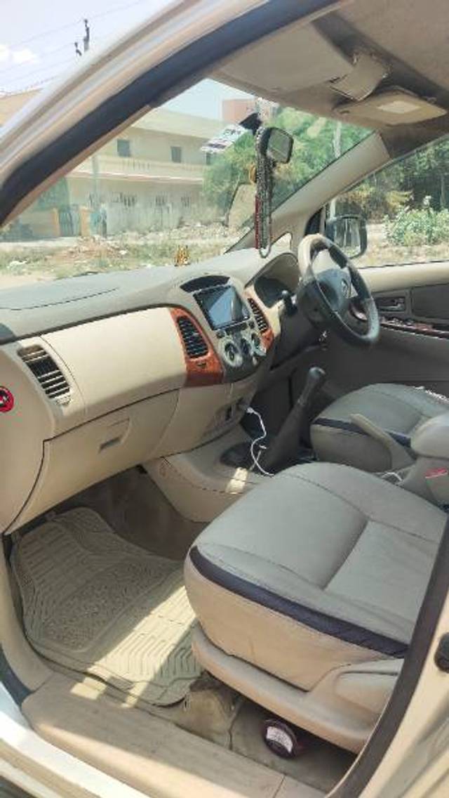 https://images10.gaadi.com/usedgaadi-sellcar/UsedCar/e58b47cba/3fa8b481-3b86-4b13-8c19-8a4e9b34d897.jpg?imwidth=6402