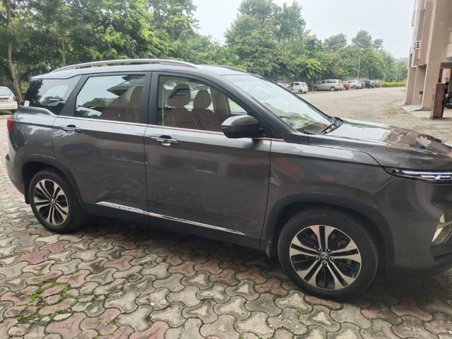 https://images10.gaadi.com/usedgaadi-sellcar/UsedCar/e58b53dca/b4d8c2fd-305a-42ca-89cf-1e36ba816e2d.jpg?imwidth=6400