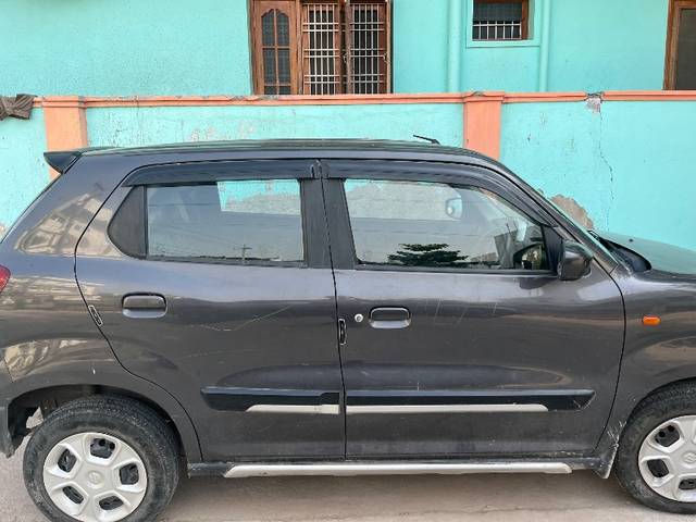 https://images10.gaadi.com/usedgaadi-sellcar/UsedCar/e58b6fdca/893bec07-3f60-42db-bab5-0f7fb8a9e969.jpeg?imwidth=6401